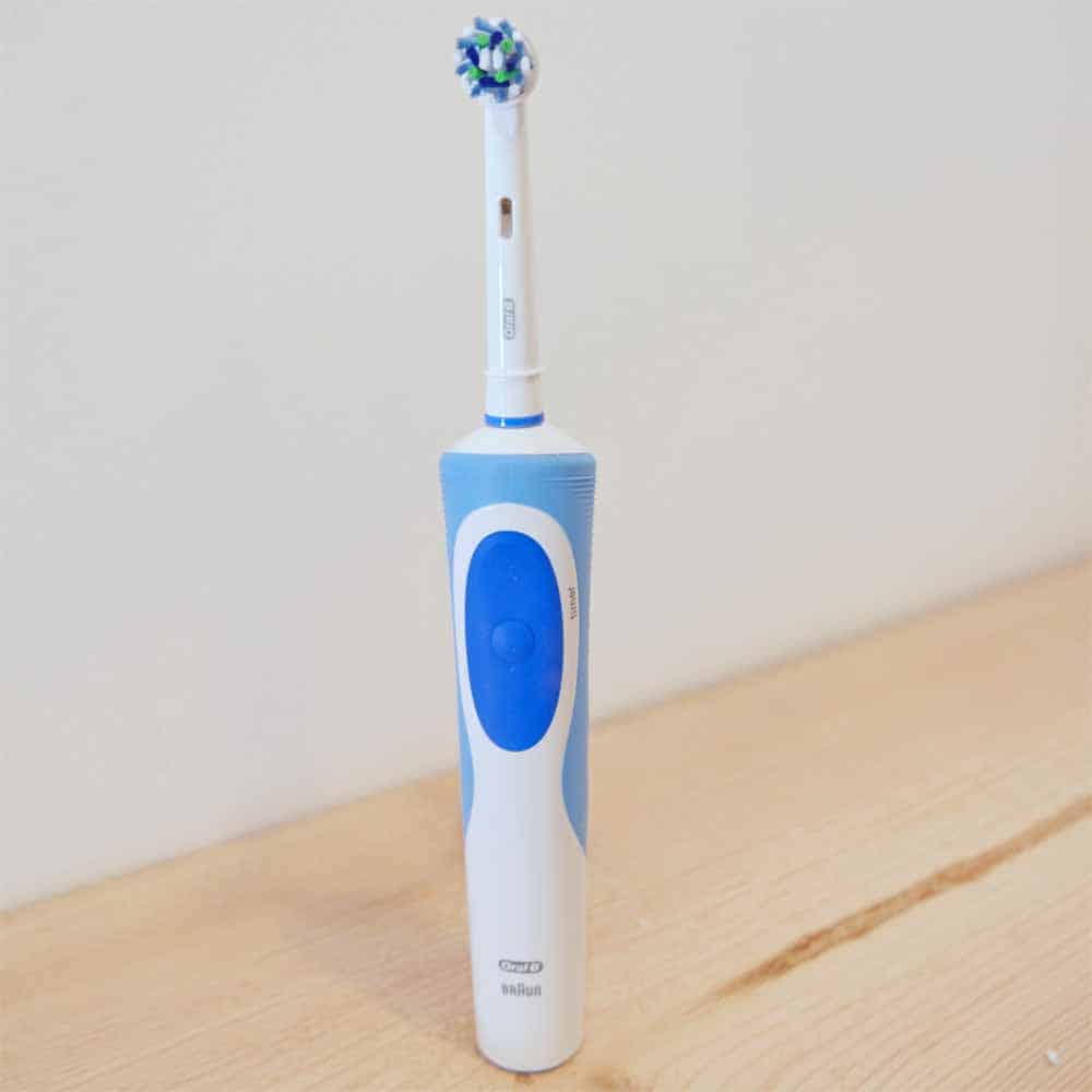 CrossAction Oral-B Vitality