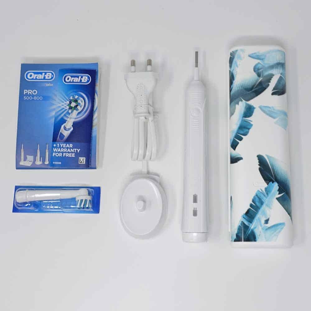 Oral-B Pro 1 750 Box Contents