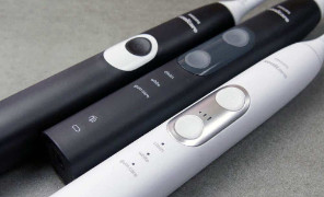 Sonicare 4100, 5100 and 6100 laid next to each other