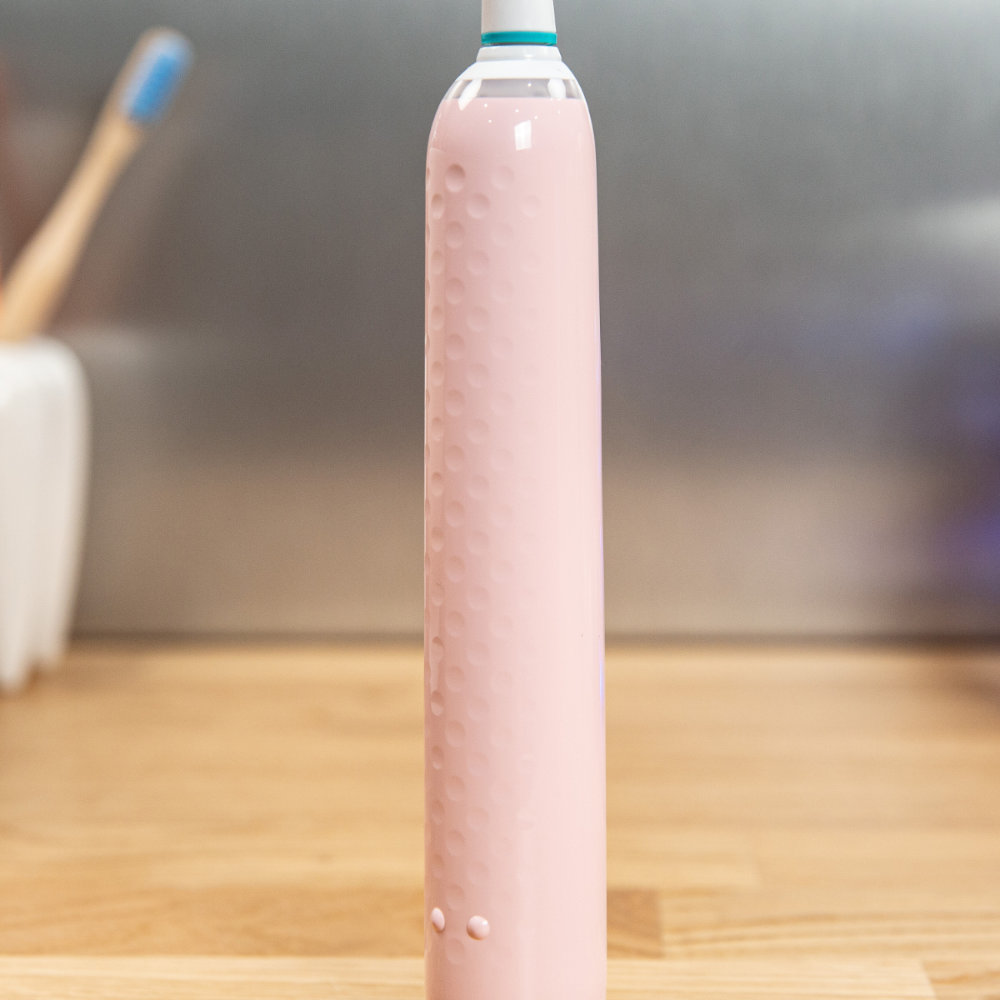 Reverse of the Oral-B Pro 3 3500 showing its dimpled texture