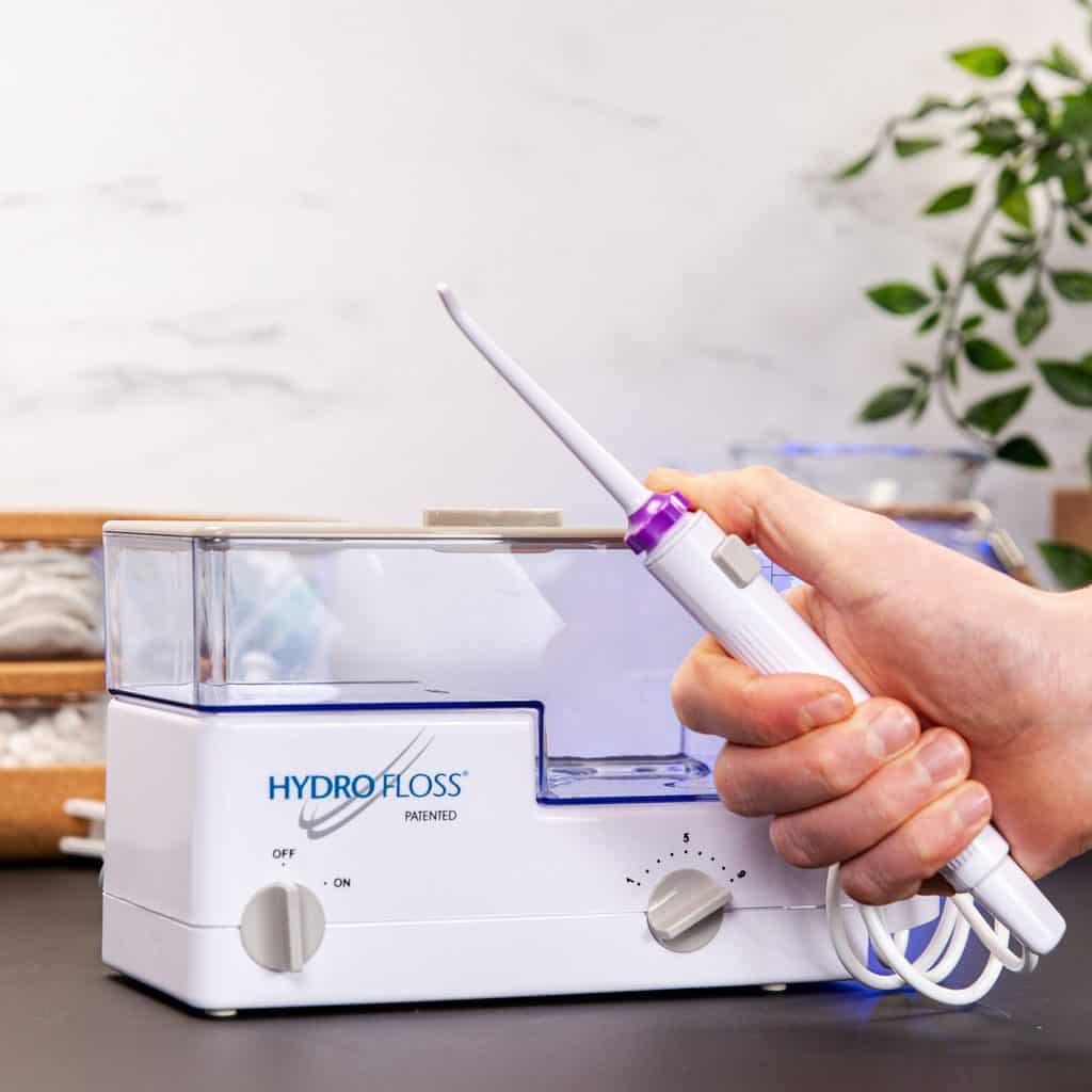 Hydro Floss Handle in Hand
