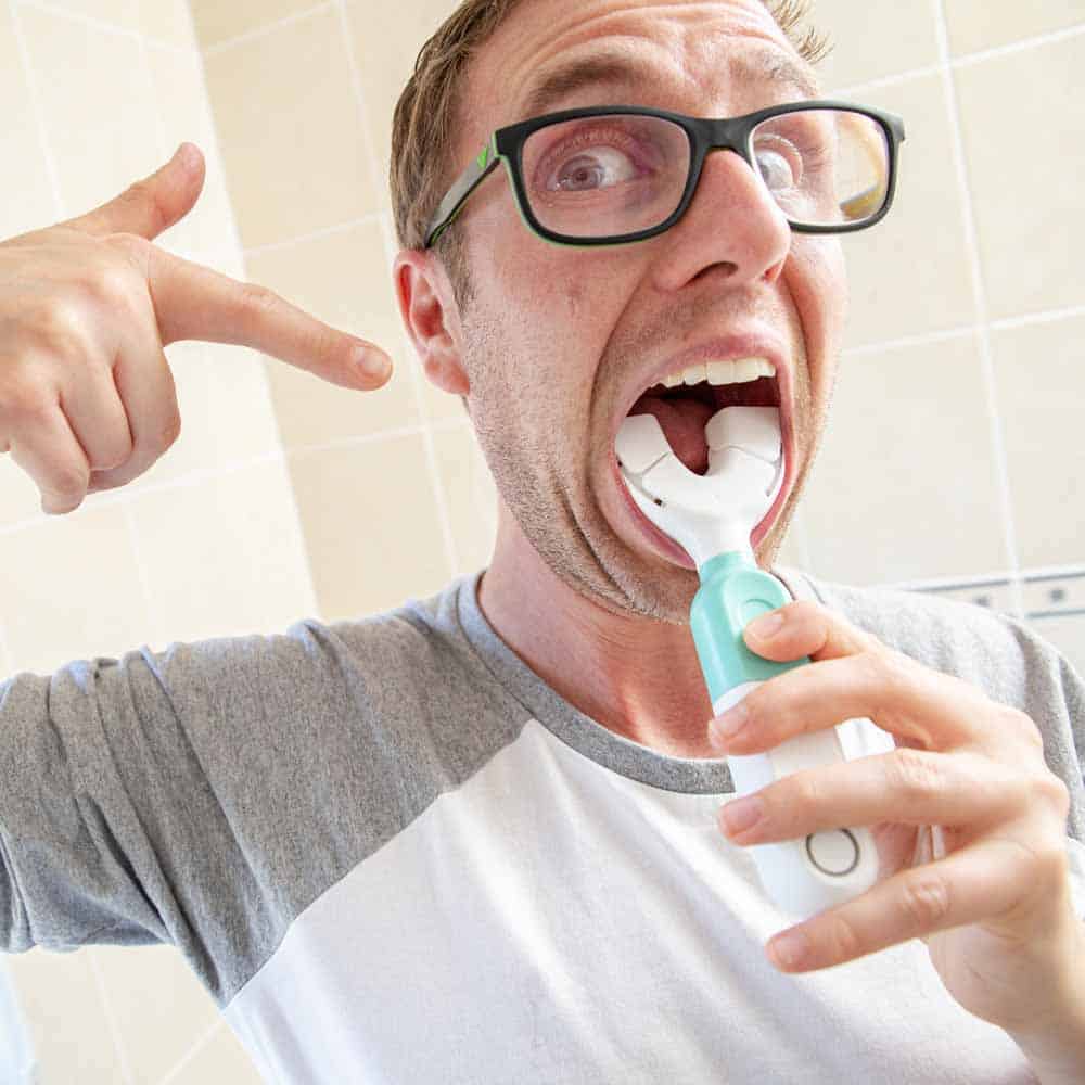 SymplBrush in the mouth