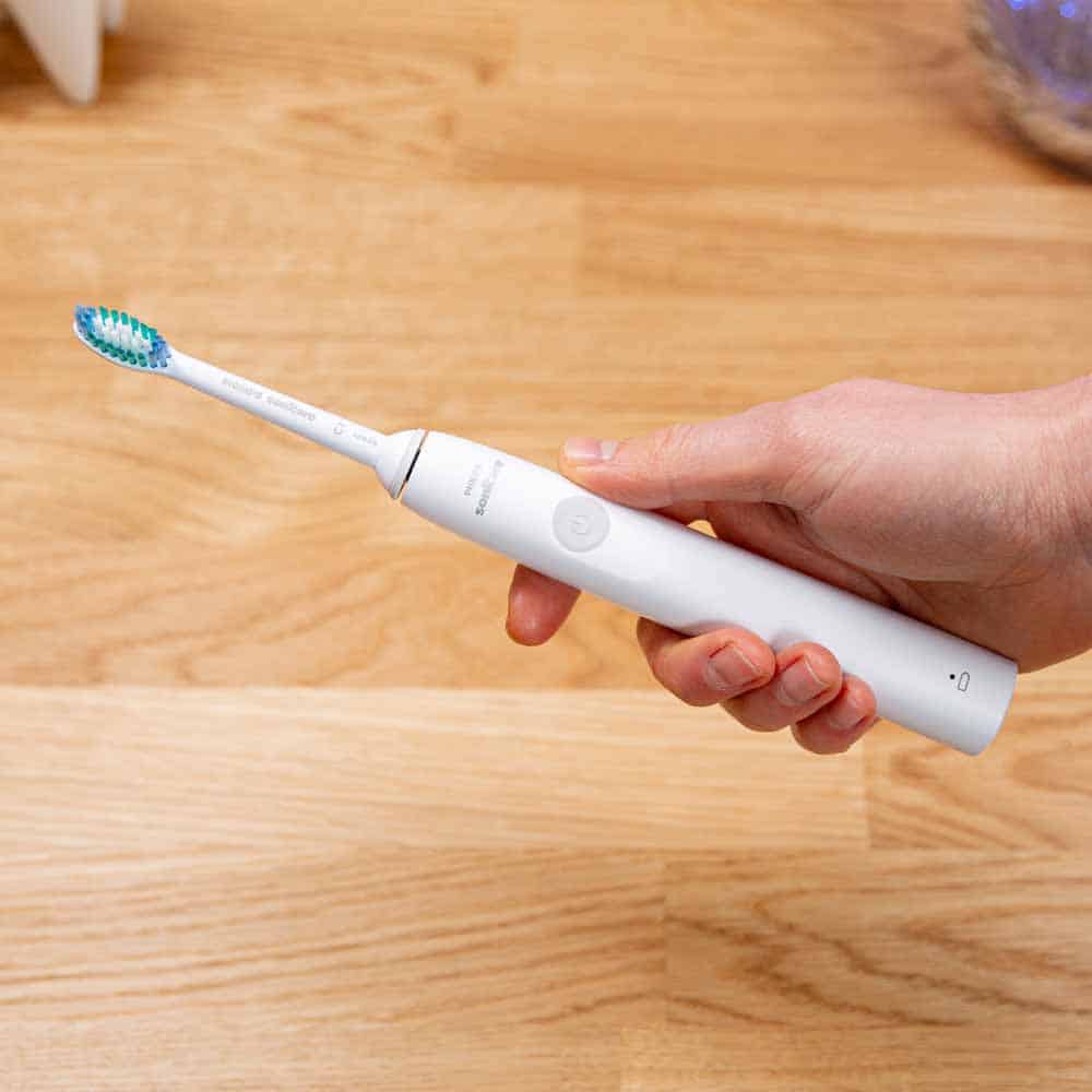 Sonicare 1100 held in hand
