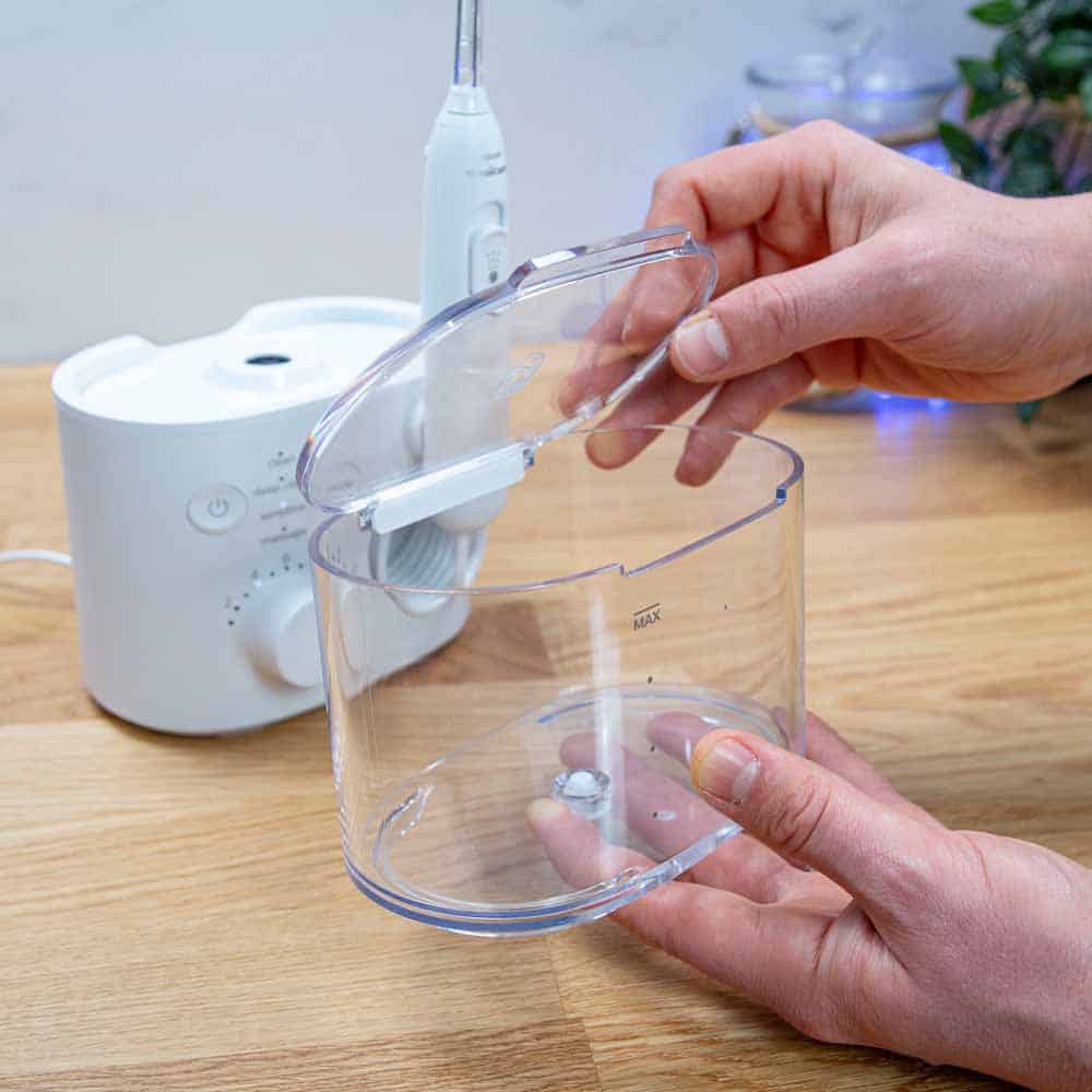 Power Flosser 7000 with reservoir removed and in hand