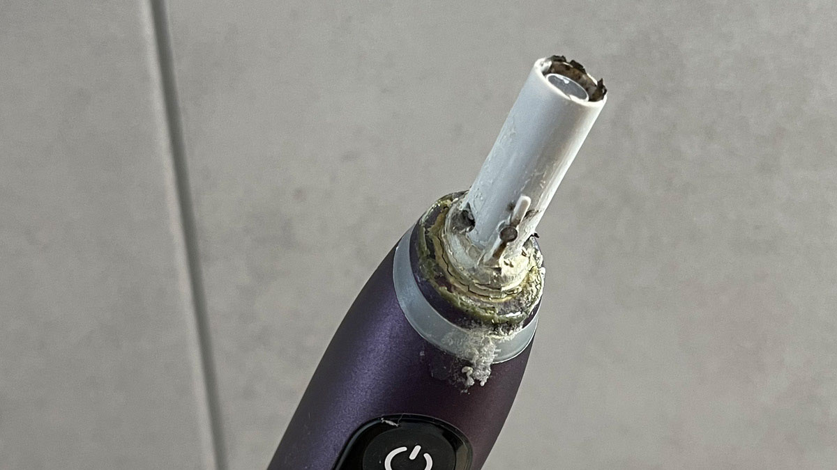 Grime build up on Oral-B iO brush 