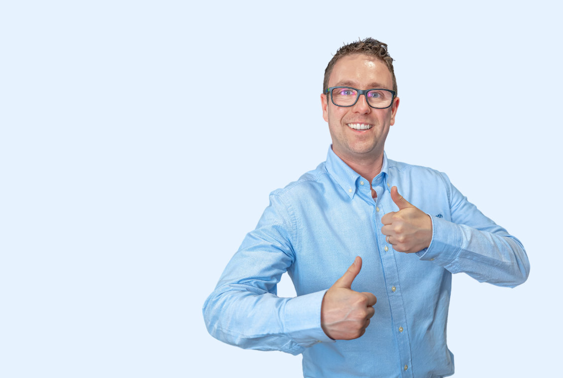 Jon Love doing double thumbs up